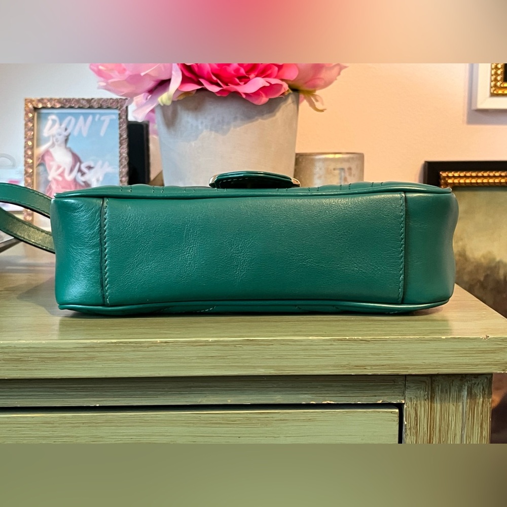 Authentic Gucci Green Shoulder Bag w/ Gold Hardware - Picture 6 of 16